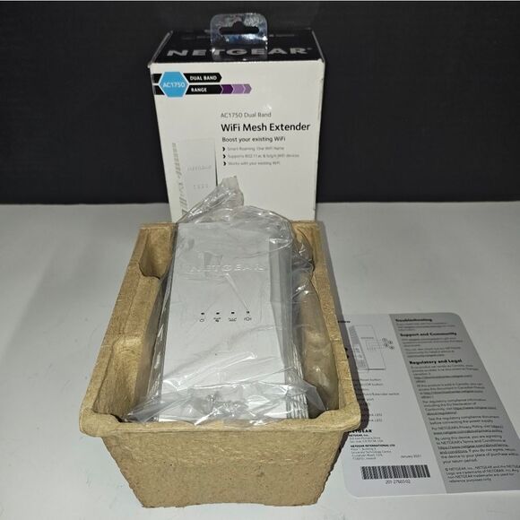NETGEAR EX6250 AC1750 White Dual-Band Wi-Fi Mesh Range Extender - Picture 3 of 9